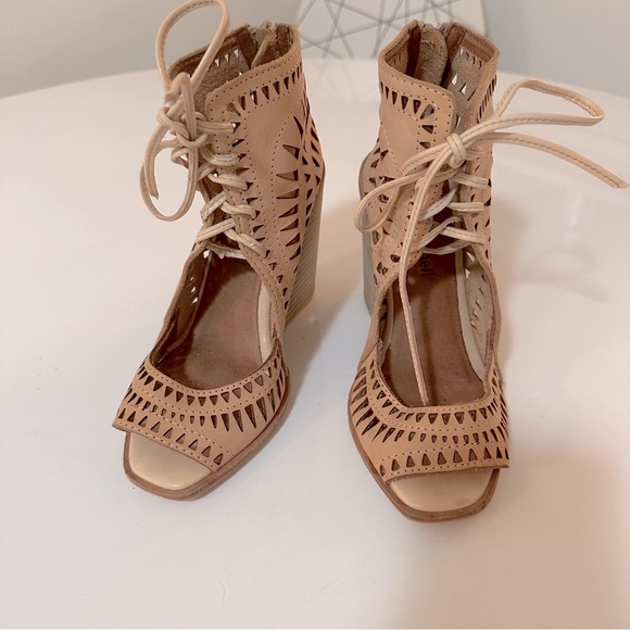 Jeffrey Campbell Laser Cut Rodillo Hi Wedge Lace Up Tan Gladiator Sandal Size 5 - Picture 6 of 11